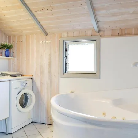 Lovely Home In Hvide Sande With Sauna * Bjerregård