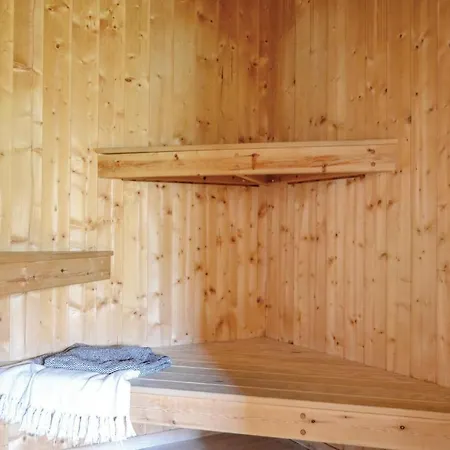 Lovely Home In Hvide Sande With Sauna بيت للعطل *